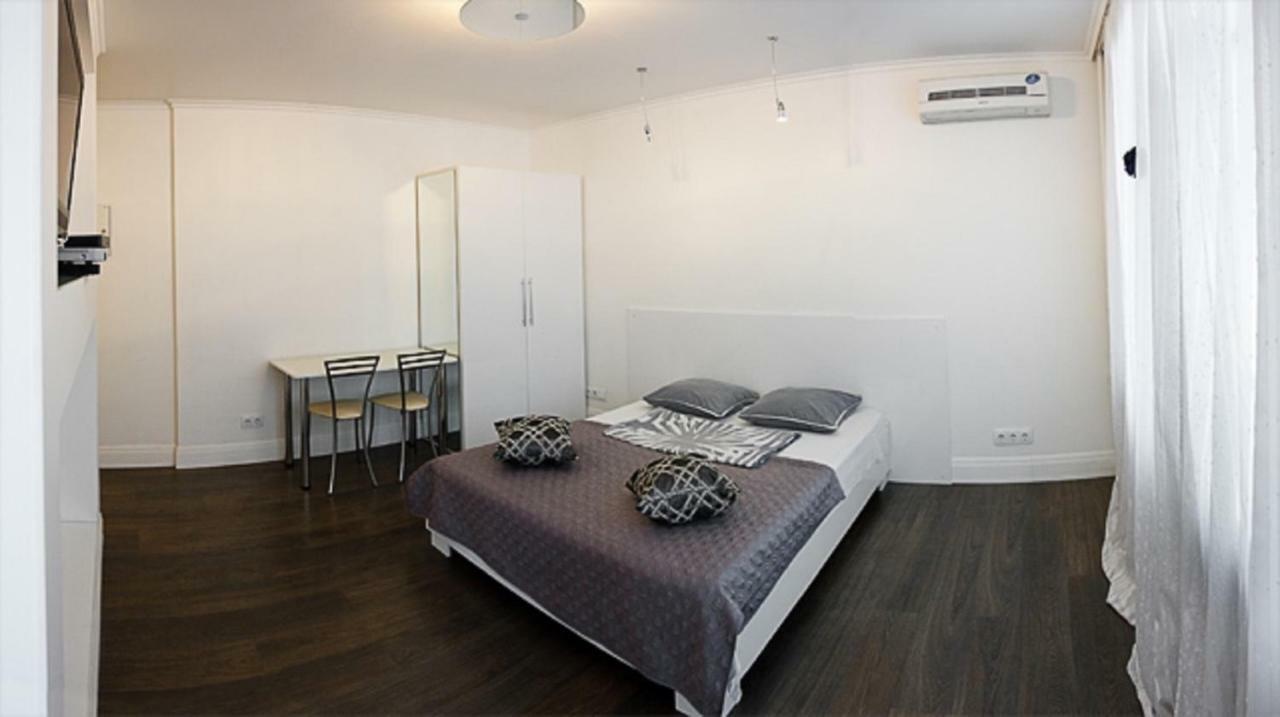 Great Studio Near The Pechersk Киев Екстериор снимка
